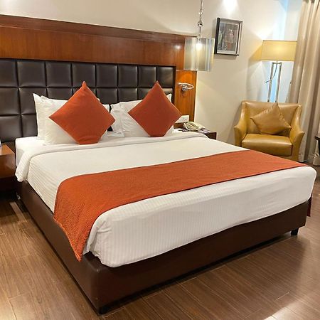 Paradigm Sarovar Portico Kakinada Luaran gambar