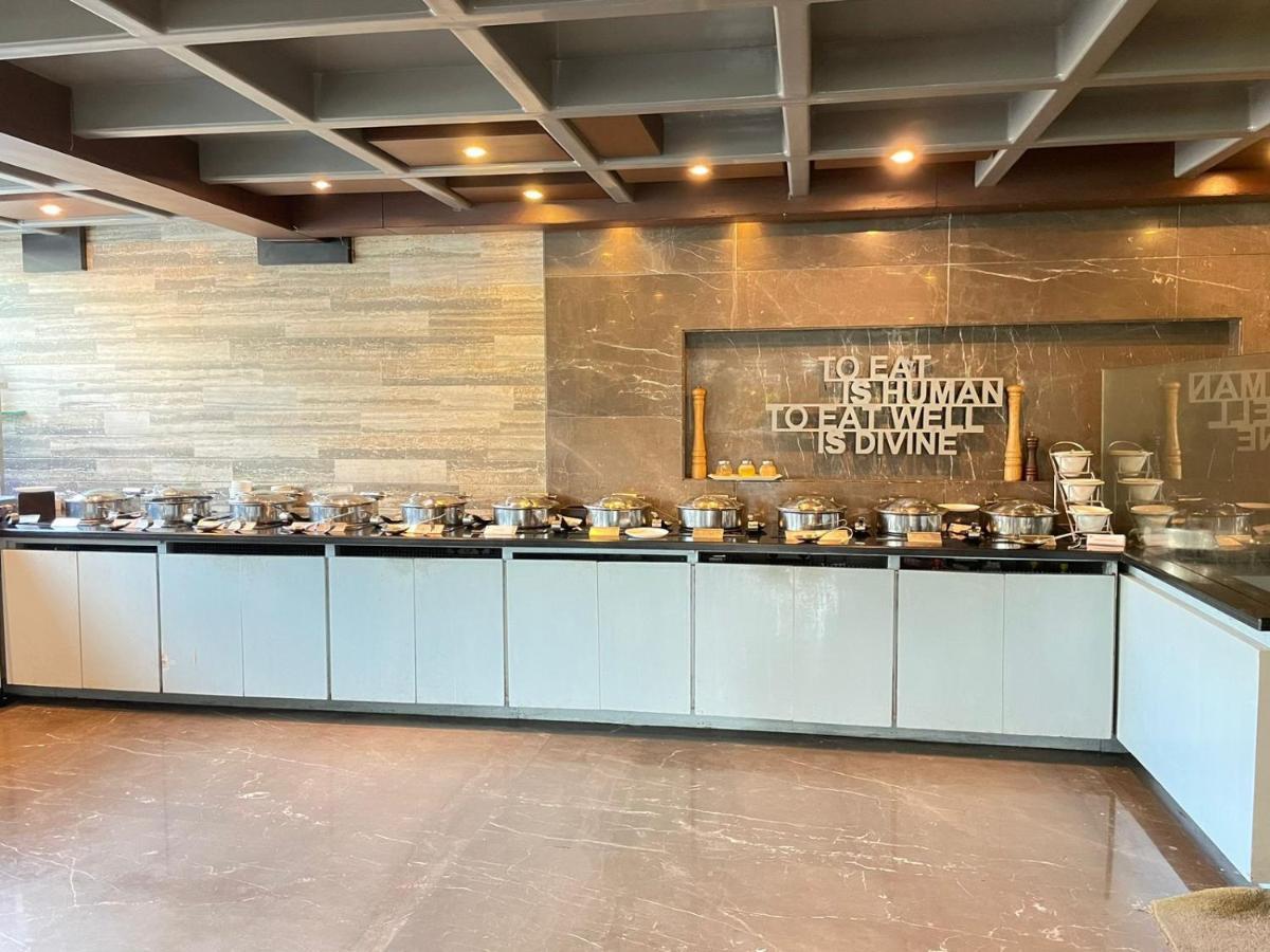 Paradigm Sarovar Portico Kakinada Luaran gambar