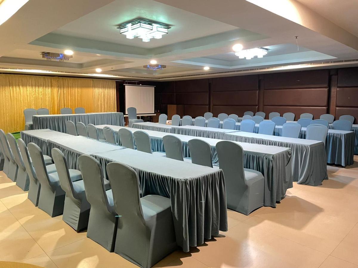 Paradigm Sarovar Portico Kakinada Luaran gambar
